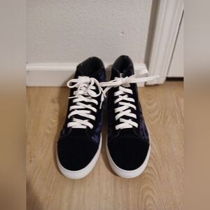 SHEIN Black and White High-Top Sneakers